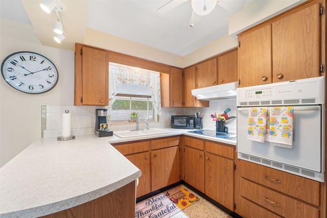 5914 WILSON DRIVE, Zephyrhills, FL 33542