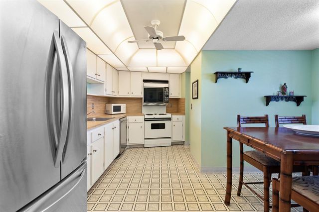 3499 Oaks Way 806, Pompano Beach, FL 33069