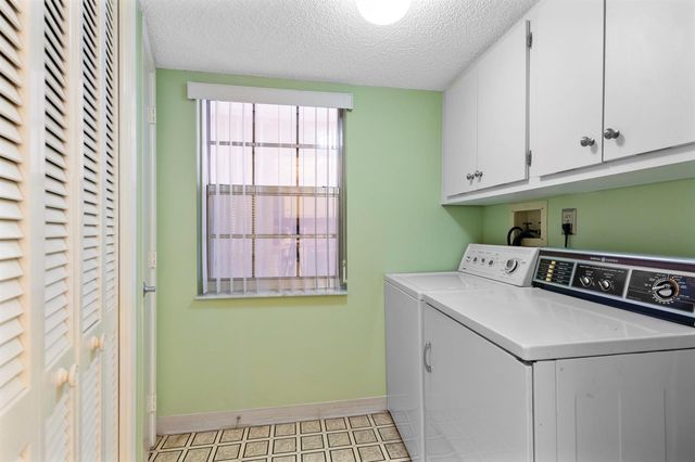 3499 Oaks Way 806, Pompano Beach, FL 33069