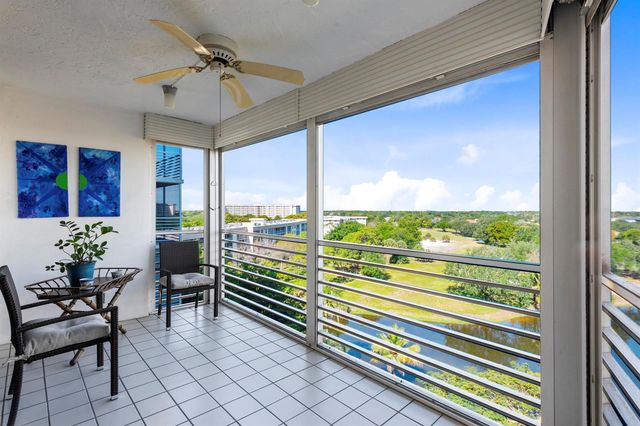 3499 Oaks Way 806, Pompano Beach, FL 33069
