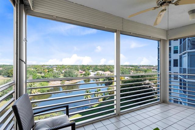 3499 Oaks Way 806, Pompano Beach, FL 33069