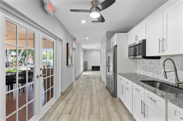 3499 Oaks Way 806, Pompano Beach, FL 33069