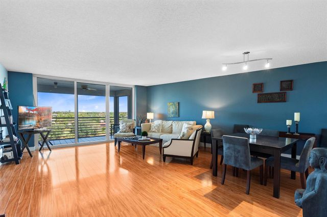 3499 Oaks Way 806, Pompano Beach, FL 33069