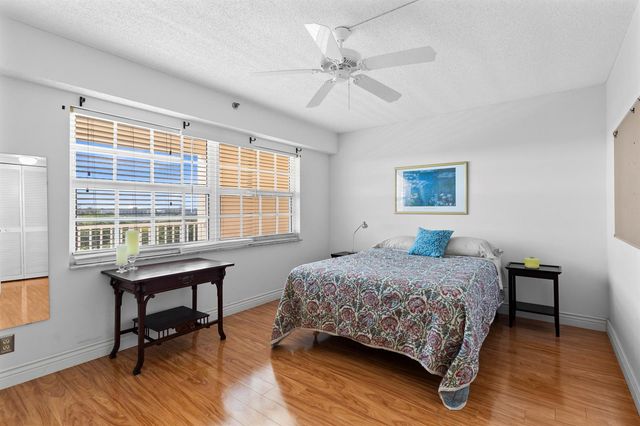 3499 Oaks Way 806, Pompano Beach, FL 33069