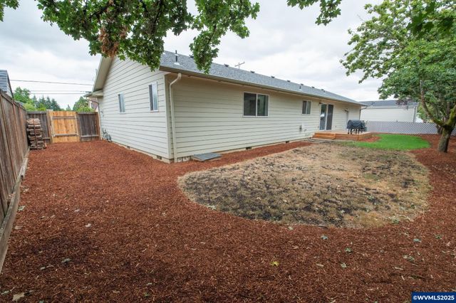 343 SE Hankel St, Dallas, OR 97338