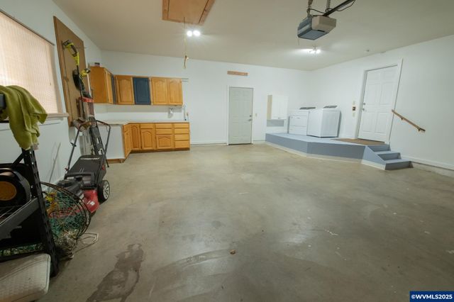 343 SE Hankel St, Dallas, OR 97338