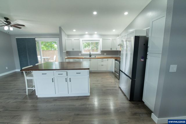 343 SE Hankel St, Dallas, OR 97338