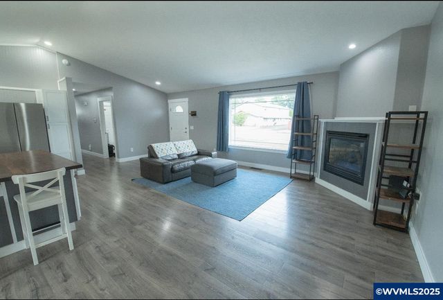 343 SE Hankel St, Dallas, OR 97338