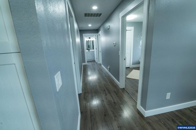 343 SE Hankel St, Dallas, OR 97338