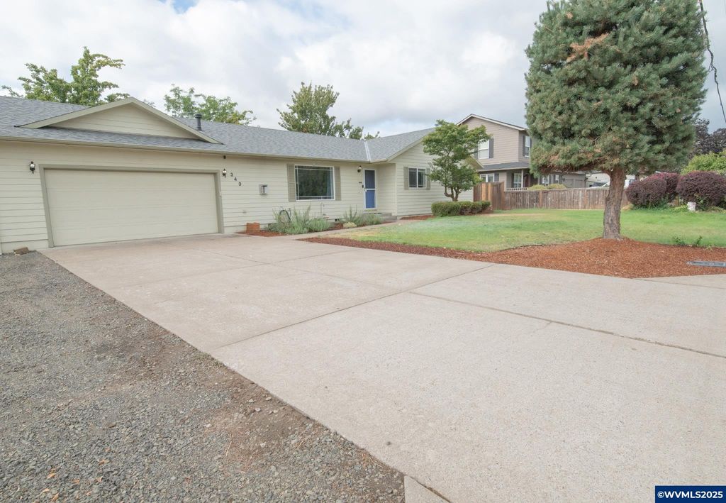 343 SE Hankel St, Dallas, OR 97338