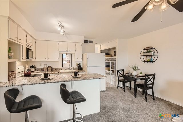 1559 Parkview Drive F4, Canyon Lake, TX 78133