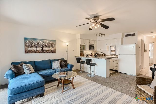 1559 Parkview Drive F4, Canyon Lake, TX 78133