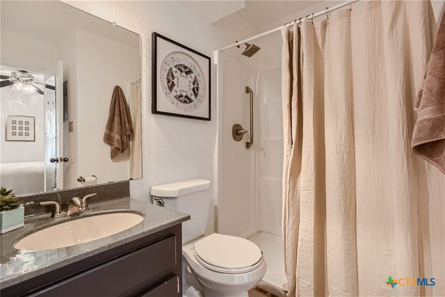 1559 Parkview Drive F4, Canyon Lake, TX 78133