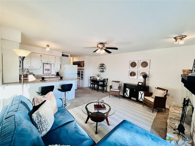 1559 Parkview Drive F4, Canyon Lake, TX 78133