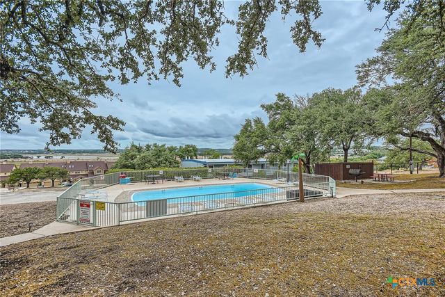1559 Parkview Drive F4, Canyon Lake, TX 78133