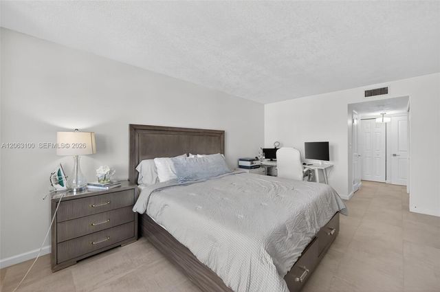 2851 NE 183rd St 605E, Aventura, FL 33160