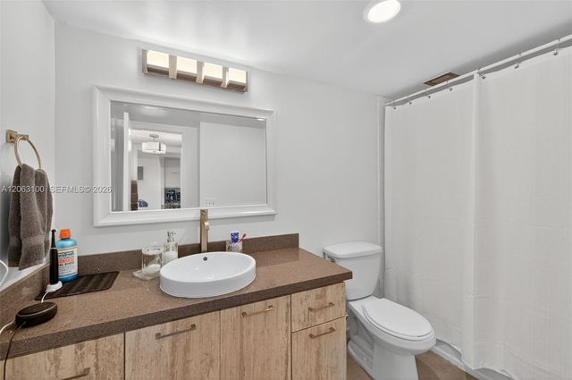 2851 NE 183rd St 605E, Aventura, FL 33160