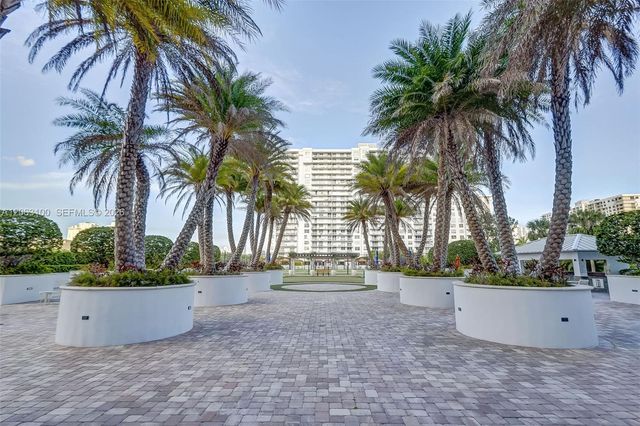 2851 NE 183rd St 605E, Aventura, FL 33160