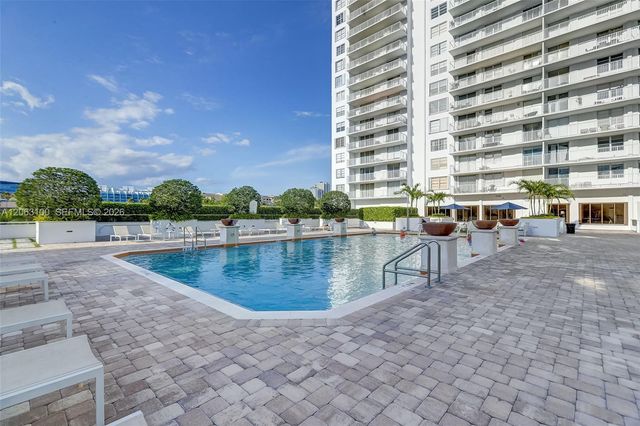 2851 NE 183rd St 605E, Aventura, FL 33160
