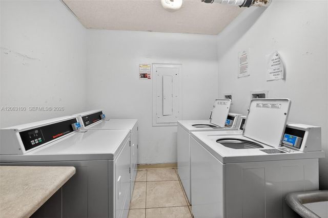 2851 NE 183rd St 605E, Aventura, FL 33160