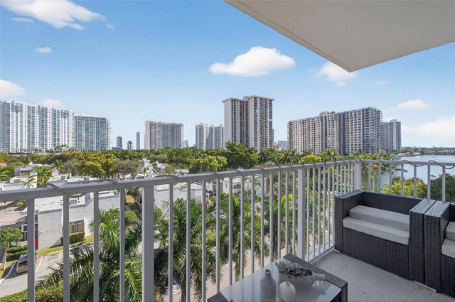 2851 NE 183rd St 605E, Aventura, FL 33160