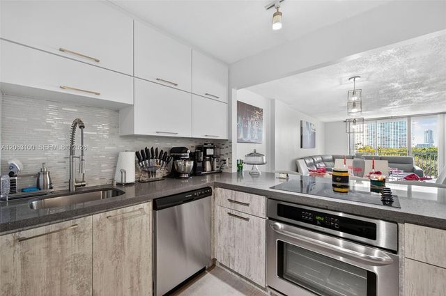 2851 NE 183rd St 605E, Aventura, FL 33160
