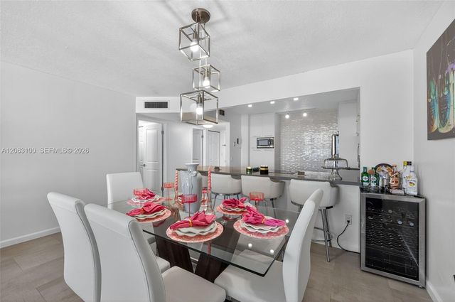 2851 NE 183rd St 605E, Aventura, FL 33160