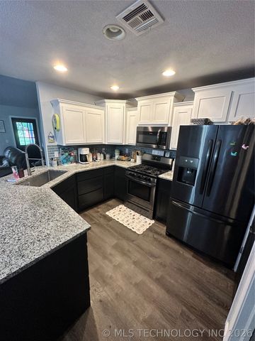 10803 E 112th Street North, Owasso, OK 74055