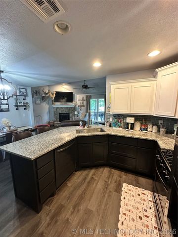 10803 E 112th Street North, Owasso, OK 74055