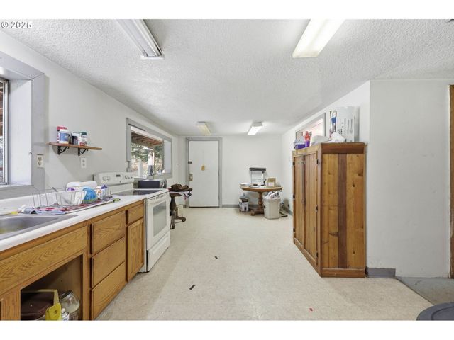 31287 NEW KIRK Rd, Scappoose, OR 97056