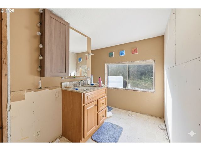 31287 NEW KIRK Rd, Scappoose, OR 97056