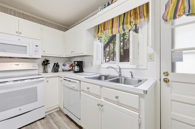 208 4th Ave. N, North Myrtle Beach, SC 29582