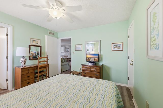 208 4th Ave. N, North Myrtle Beach, SC 29582