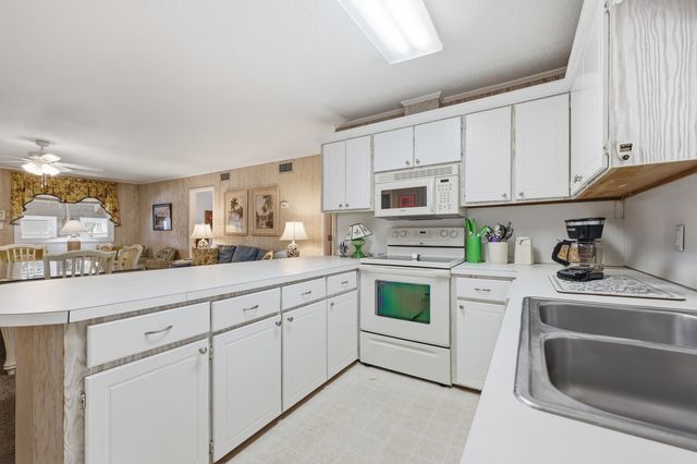 208 4th Ave. N, North Myrtle Beach, SC 29582