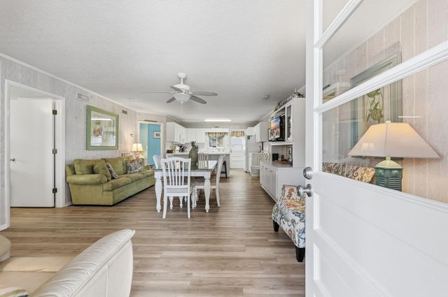 208 4th Ave. N, North Myrtle Beach, SC 29582