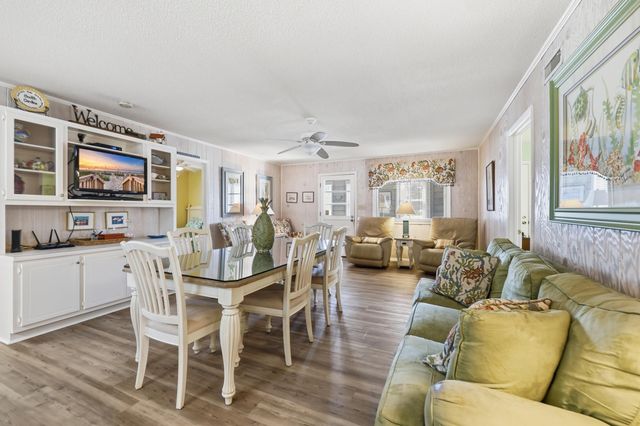 208 4th Ave. N, North Myrtle Beach, SC 29582