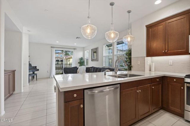 5075 Manzano Street, Camarillo, CA 93012