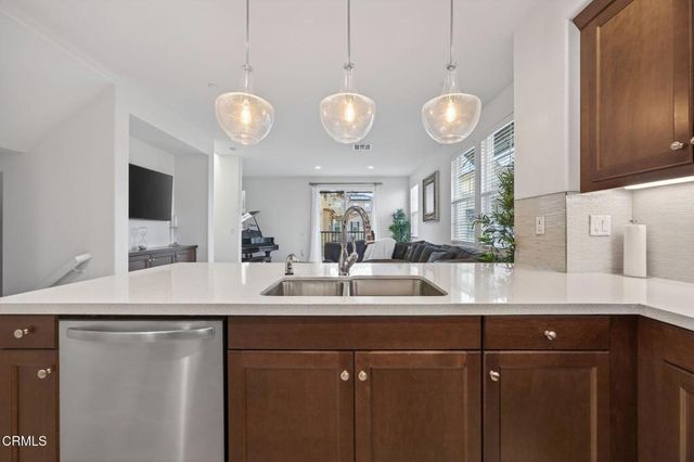 5075 Manzano Street, Camarillo, CA 93012