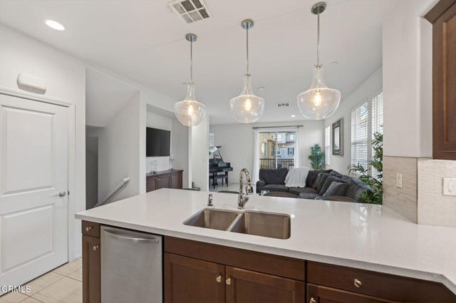 5075 Manzano Street, Camarillo, CA 93012