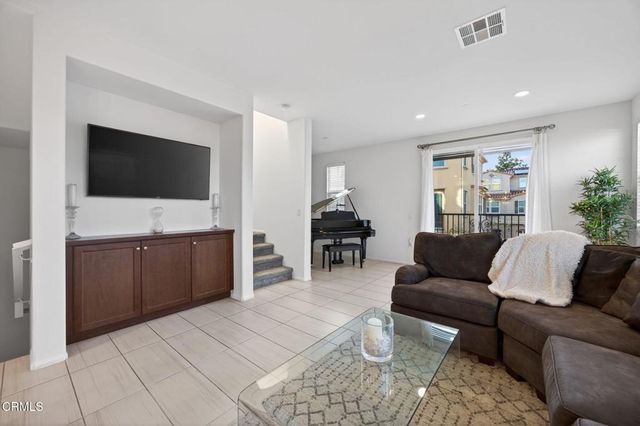5075 Manzano Street, Camarillo, CA 93012