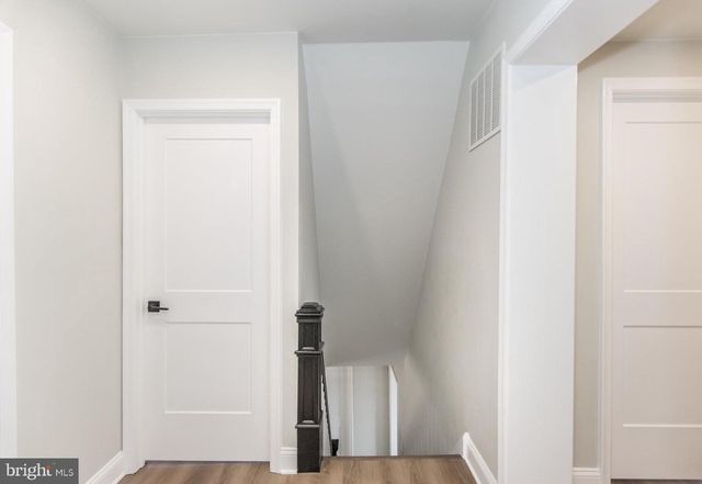 17 KENDALL BLVD, Oaklyn, NJ 08107