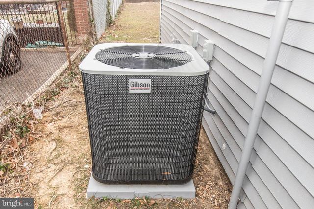 17 KENDALL BLVD, Oaklyn, NJ 08107