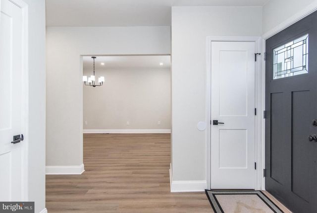 17 KENDALL BLVD, Oaklyn, NJ 08107