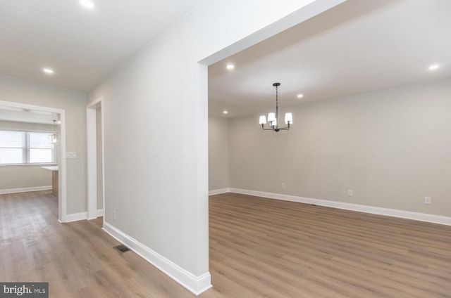 17 KENDALL BLVD, Oaklyn, NJ 08107