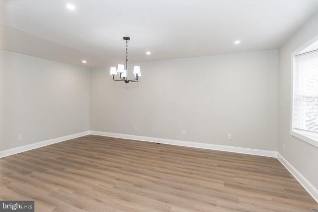 17 KENDALL BLVD, Oaklyn, NJ 08107