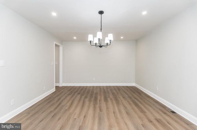 17 KENDALL BLVD, Oaklyn, NJ 08107