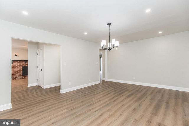 17 KENDALL BLVD, Oaklyn, NJ 08107