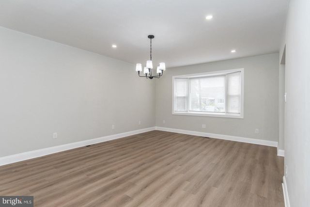 17 KENDALL BLVD, Oaklyn, NJ 08107