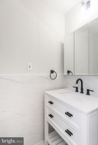 17 KENDALL BLVD, Oaklyn, NJ 08107