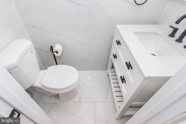 17 KENDALL BLVD, Oaklyn, NJ 08107